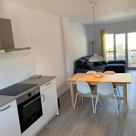 Apartment Charming & Renovated Stone Throw To The Sea *