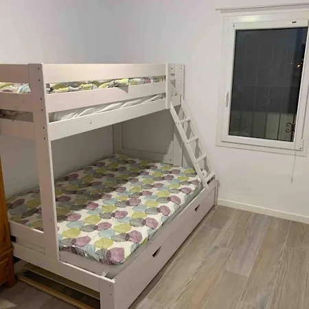 Apartment Charming & Renovated Stone Throw To The Sea L'Escala