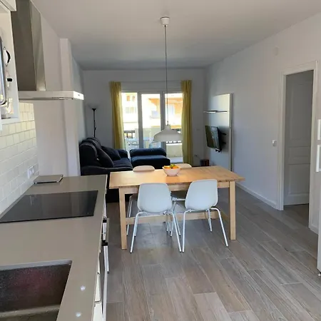Charming & Renovated Stone Throw To The Sea *