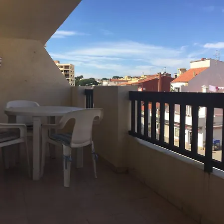 Apartment Charming & Renovated Stone Throw To The Sea *